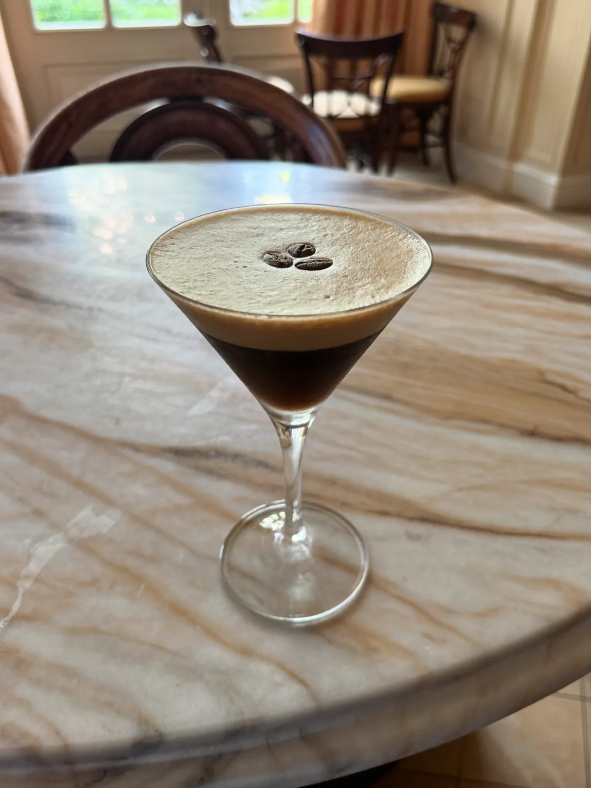 Espresso Martini, servi dans son verre