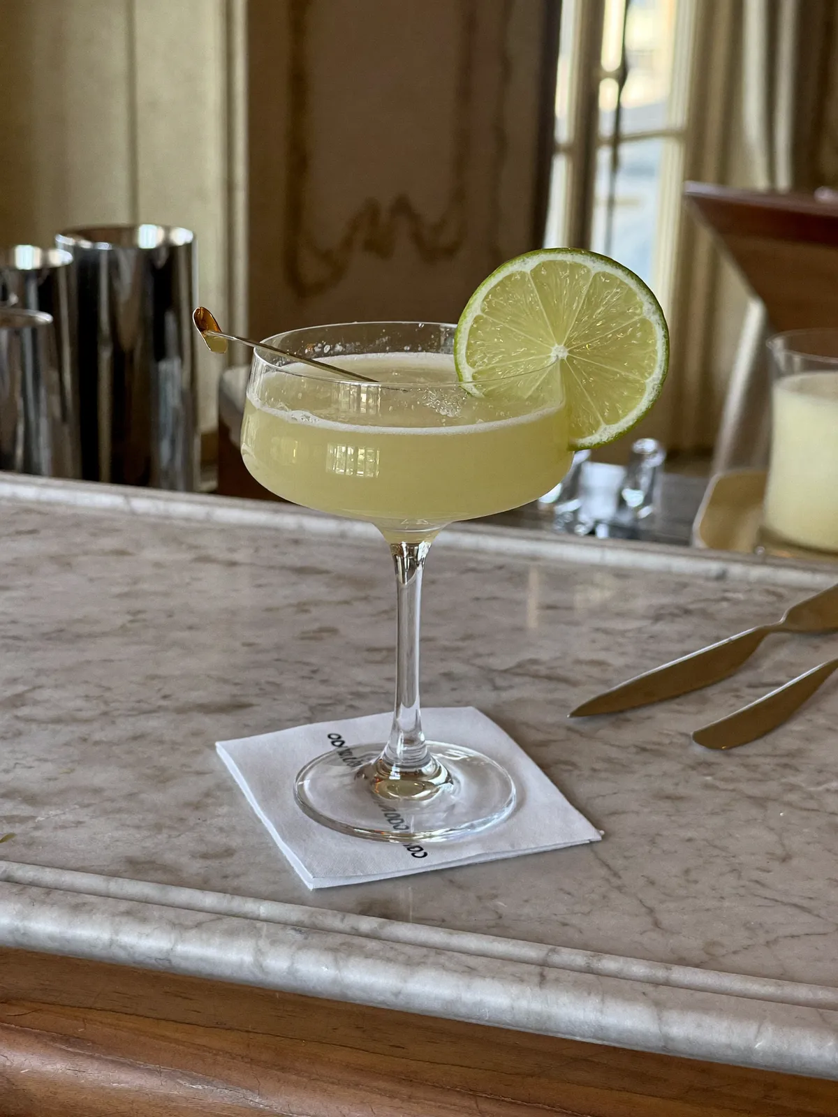 Gimlet, servi dans son verre